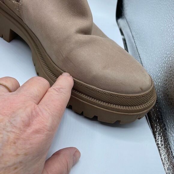 Lucky Brand size 9 Eabile Chelsie lug sole bootie. - Picture 3 of 10